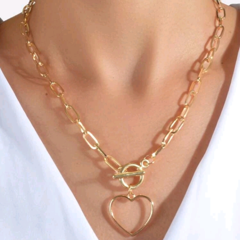 GOLD HEART CHAIN CHOKER NECKLACE  NEW